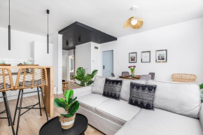 City View Apartment by Noclegi Renters